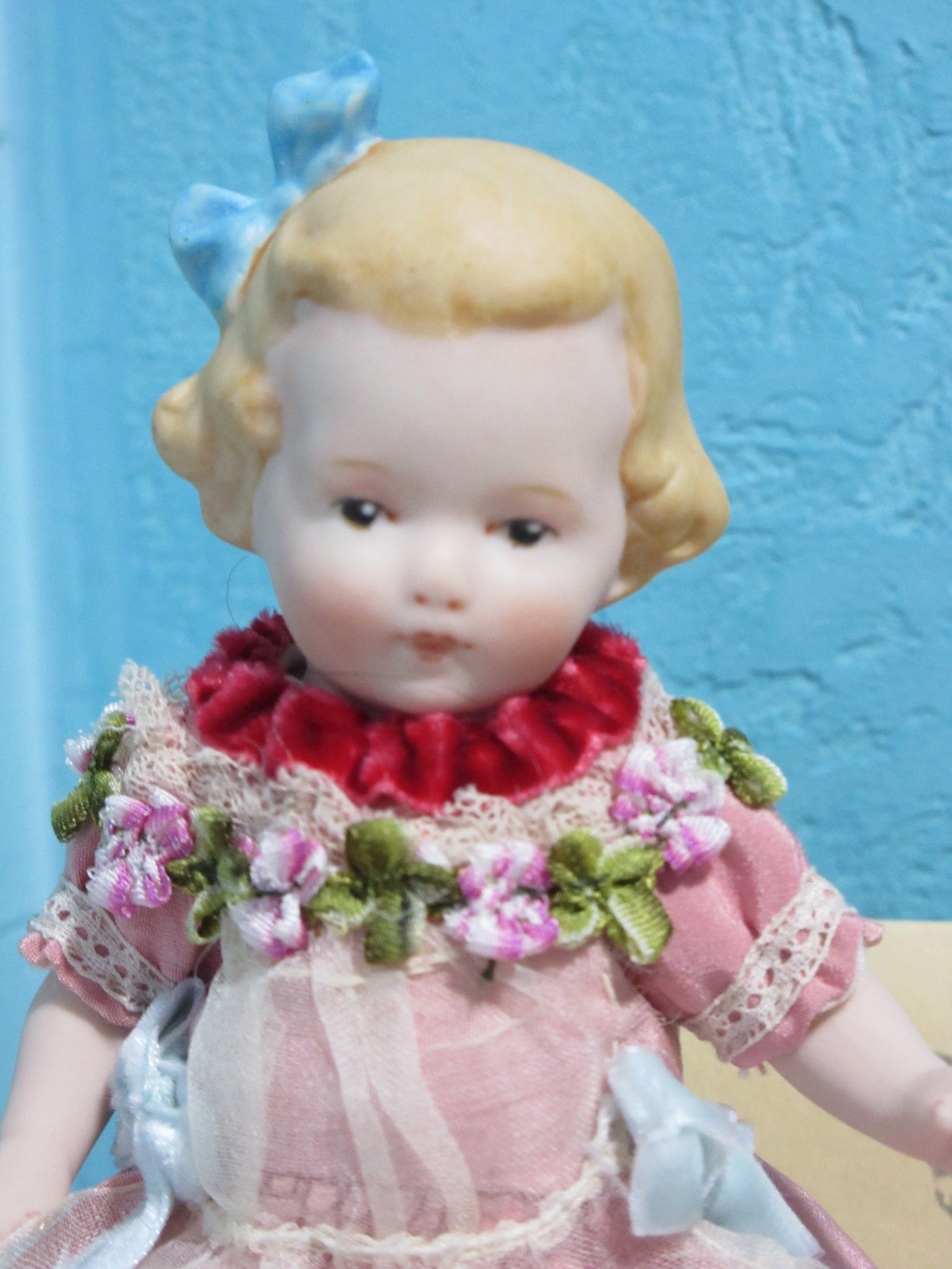 勿忘草ちゃんがことほぐ、の巻☆ | ビスクドール作家☆ベベタビト