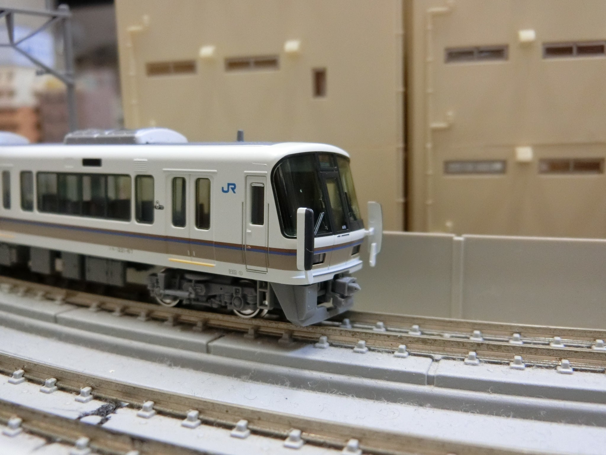 KATO「221系リニューアル車JR京都線・神戸線」 | きままな