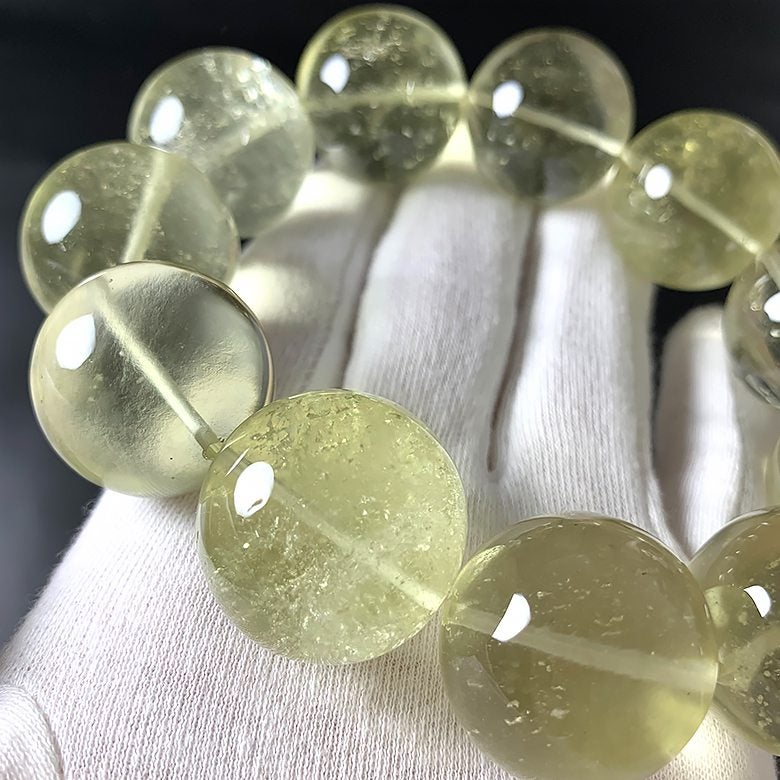 新着商品☆超大玉24mm！最高峰リビアングラスブレスレットのご紹介