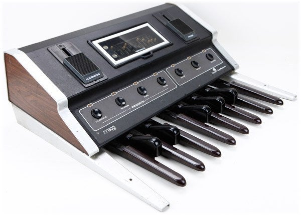 MOOG TAURUS というシンセサイザー | DIGEQUIPMENT -JR御茶ノ水駅から