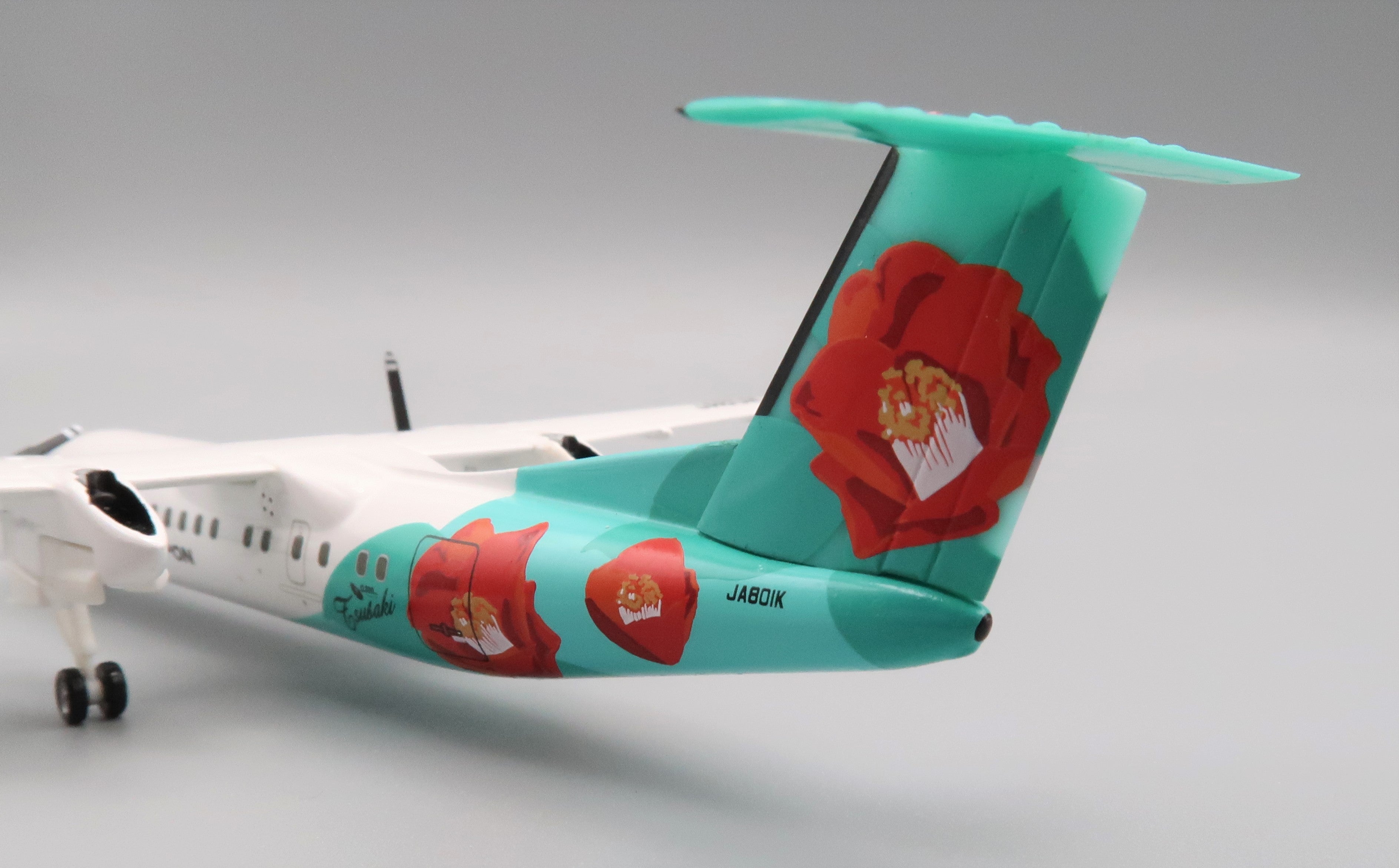 ANK OFFICIAL】1/200 エアーニッポン DHC-8-314 | 【超合金⁉︎】旅客機