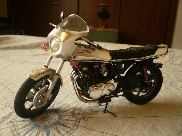 バイク模型 カワサキ Z1-R 1/15 角ゼット カフェレーサー