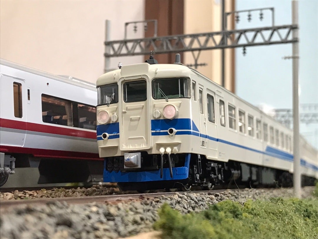 HO(16番）TOMIX475系(北陸本線・新塗装)をA26編成タイプに仕立てる