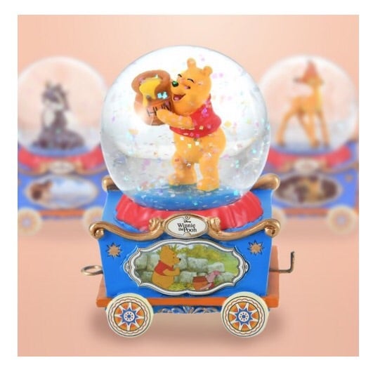 先行発売中］プーさんの笑顔に癒される♡毎月楽しみなスノードーム