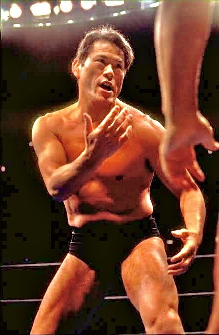 アントニオ猪木の80年代姿を造形したメディコムトイ×ブルマァク コラボ