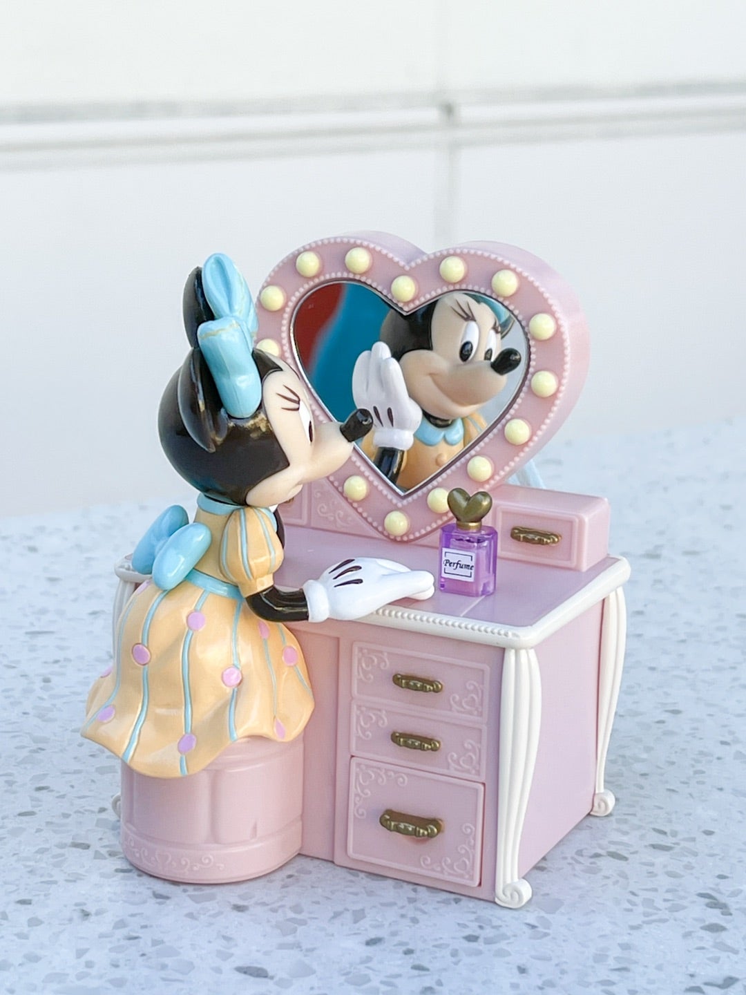 鏡が本物！？TDRミニーのミニスナックケース | Hatama Official Blog