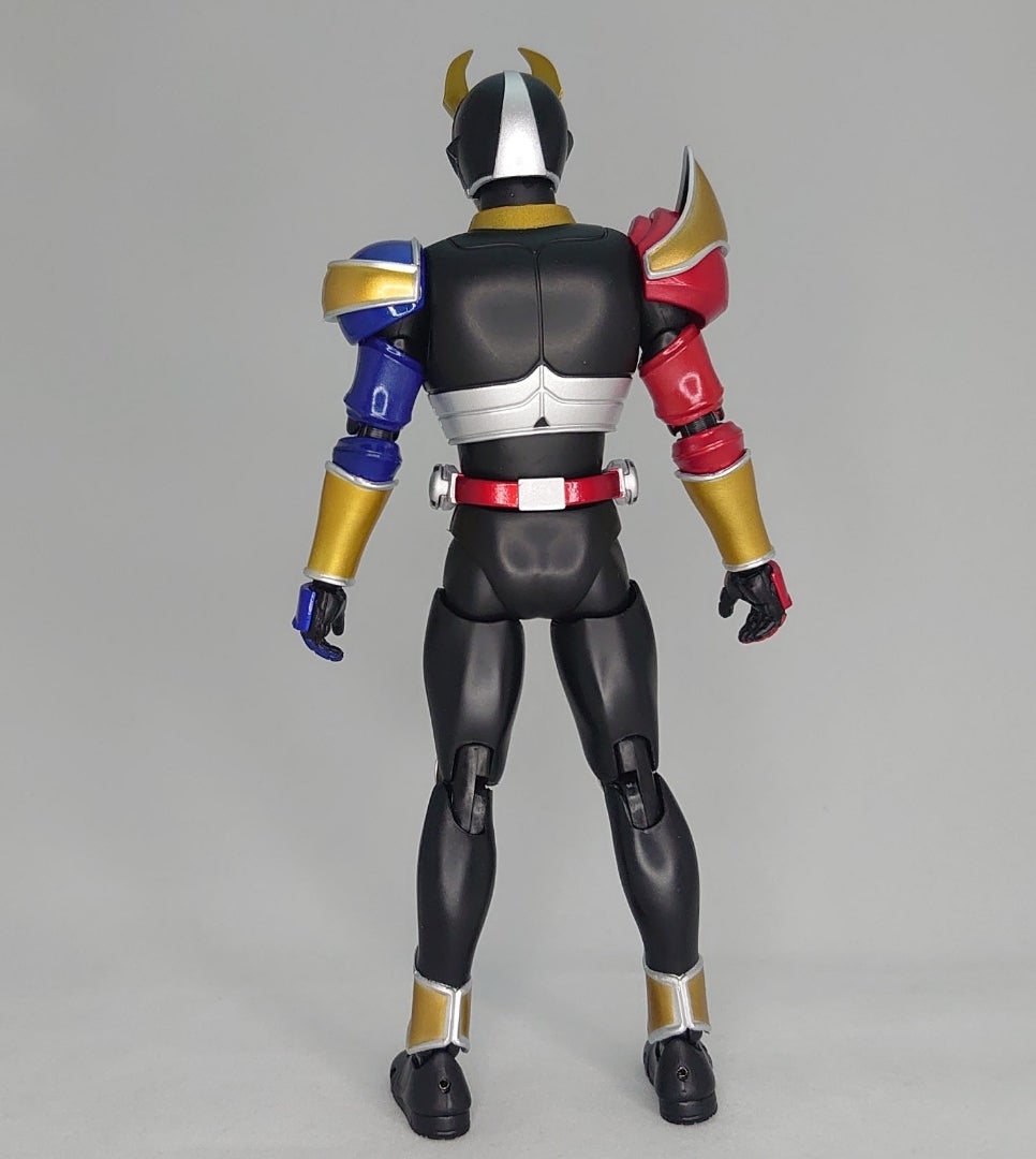 S.H.Figuarts（真骨彫製法） 仮面ライダーアギト トリニティフォーム