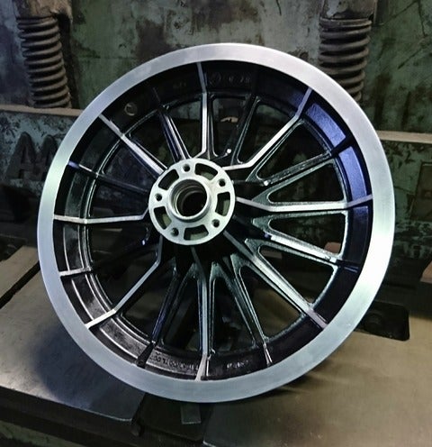 AMF時代のキャストホイールをチューブレス化 | ダライ粉Laboratory