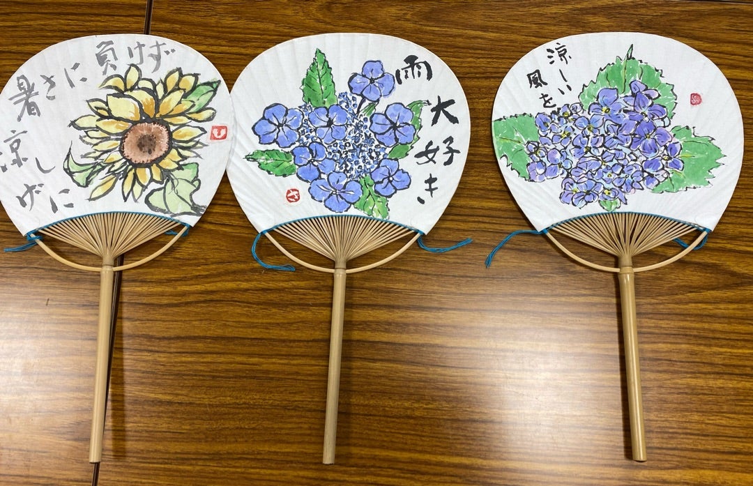 涼しげなうちわ絵手紙 | あさぶで絵手紙