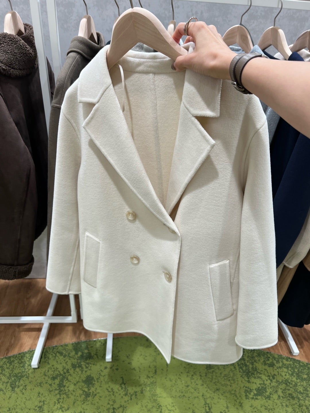 UNIQLO】いよいよ本日発売！ユニクロのダブルフェイスコート | noriko