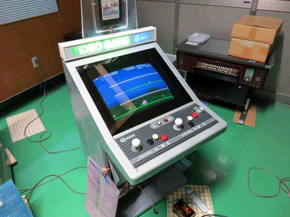 ジャレコの筐体にはジャレコのゲームが似合います | 雲雀田学級日誌