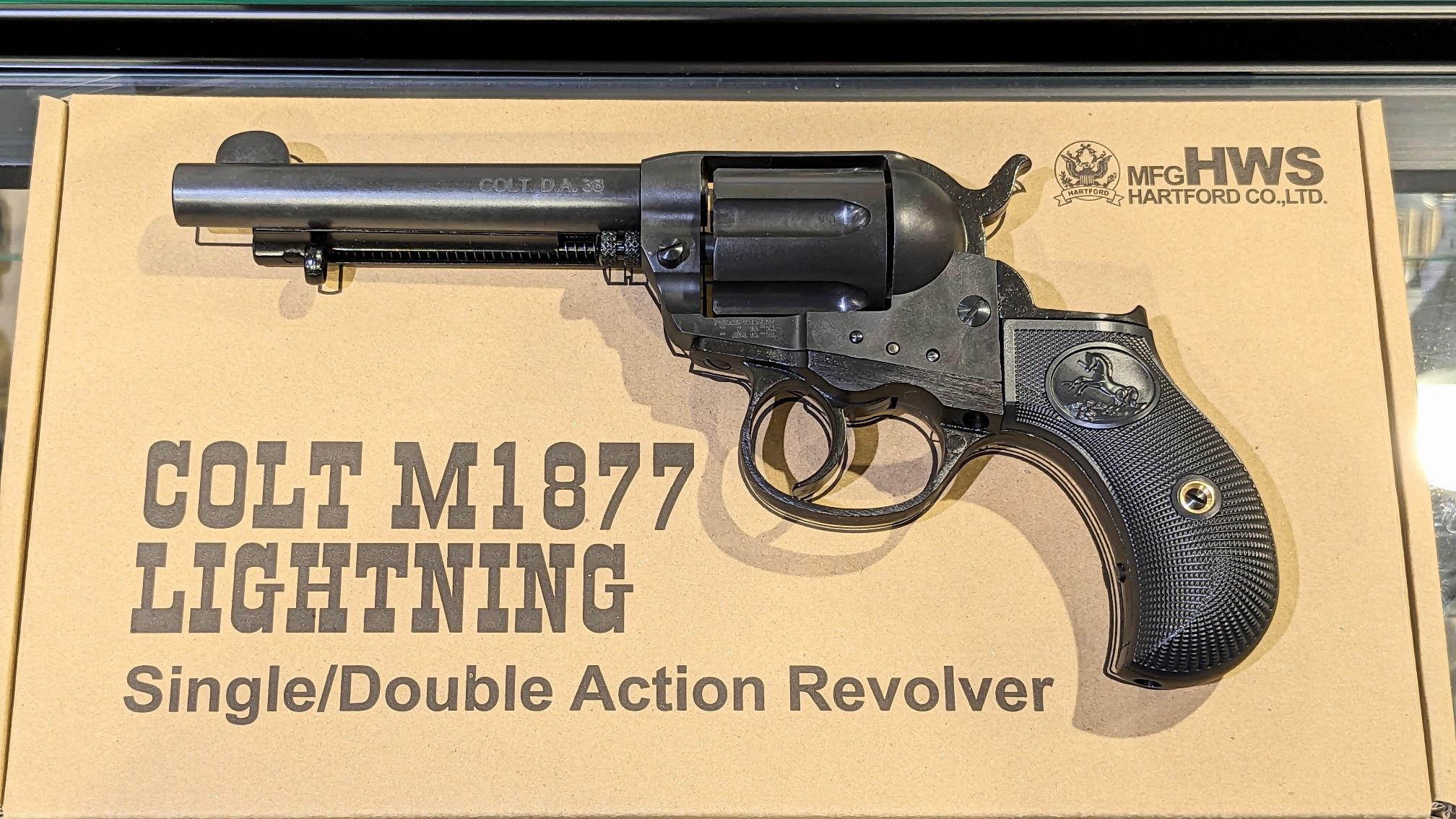 ミリタリー】コルト社最初のダブルアクションリボルバー | タムタム