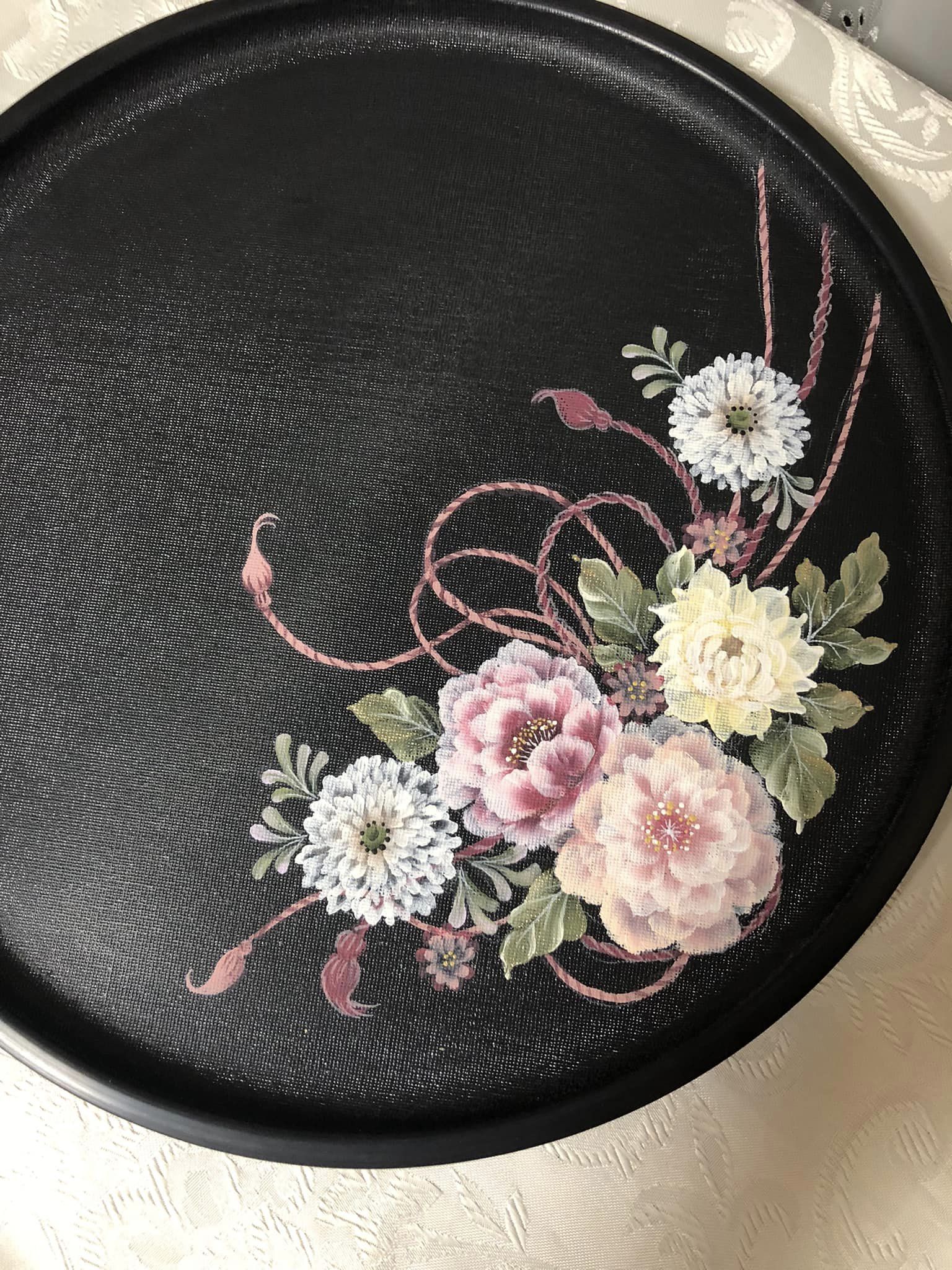 和柄の漆塗り風トールペイント作品完成しました。 | かぎ針編みと