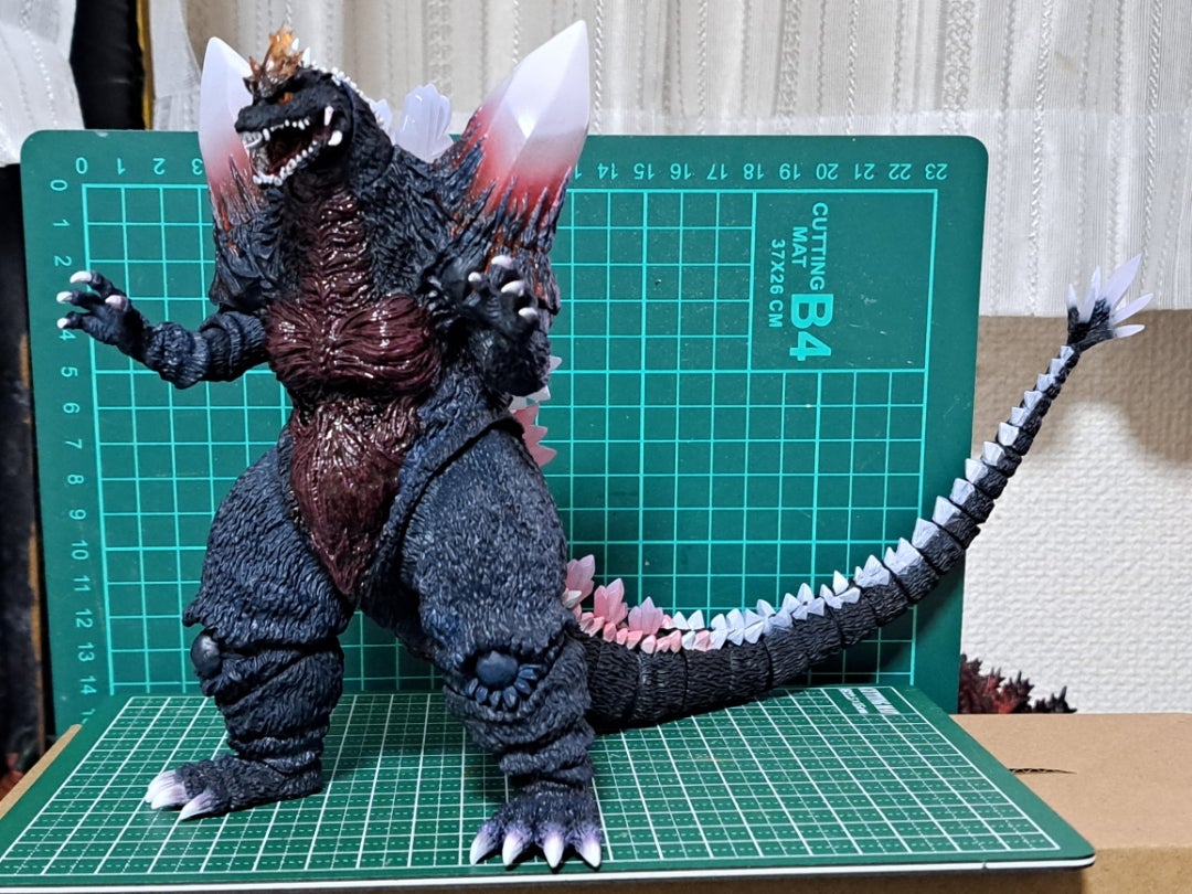 S.H.MonsterArts スペースゴジラ 福岡決戦Ver. | ライトニングの