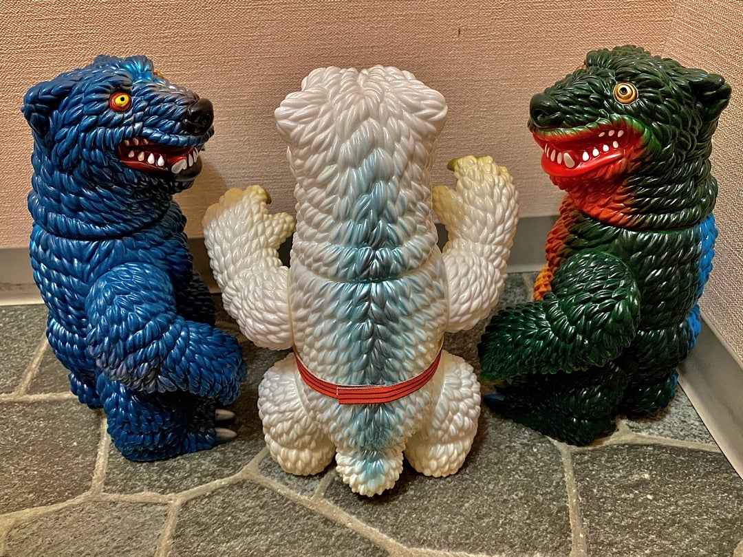シッポがカワイイ、シロクマ怪獣ドデマンデ | 怪獣玩具とカタナと
