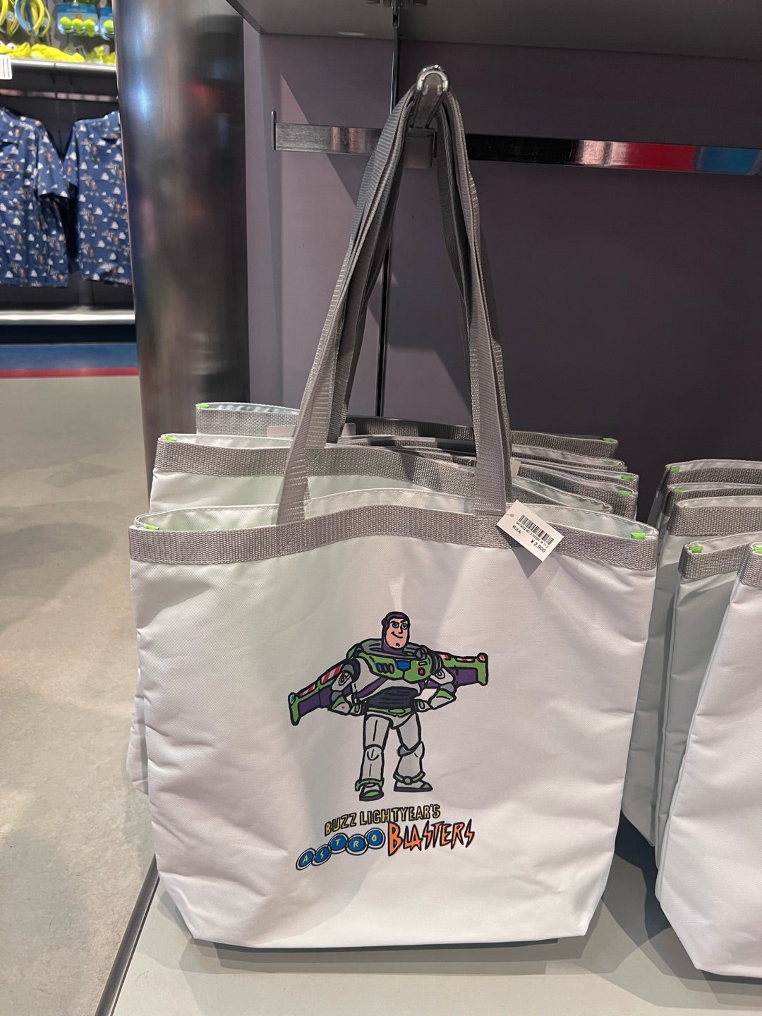 バズ・ライトイヤーのアストロブラスターグッズが販売開始 | ゆみ