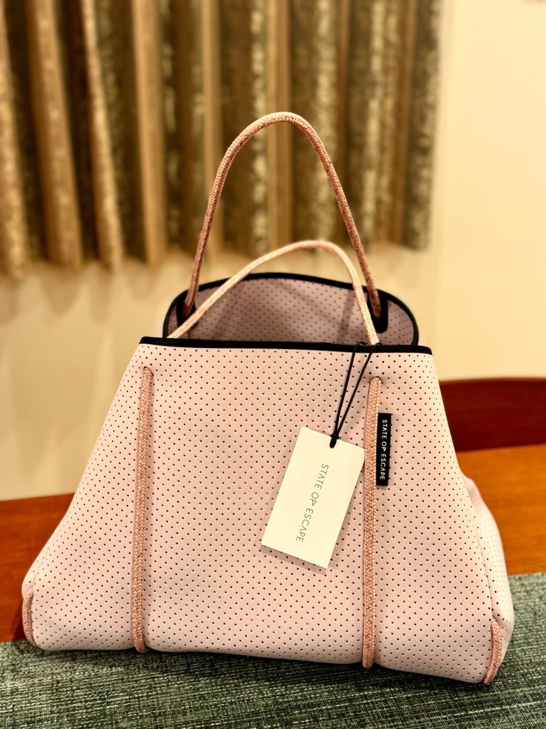 ロンハーマンでお買い物…「STATE OF ESCAPE」のトートバッグ