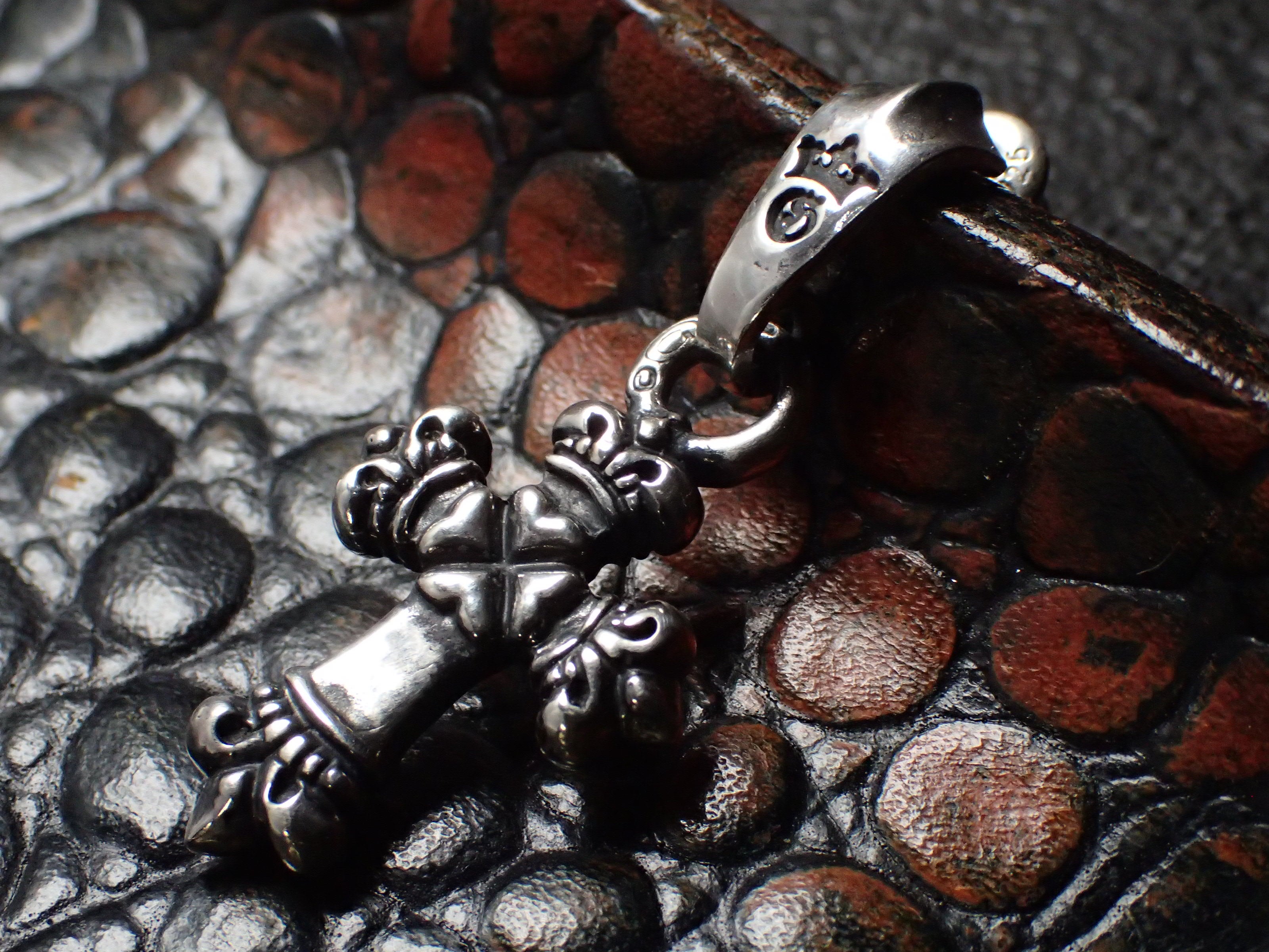 GABORATORYガボラトリーお客様オーダー1/64ハートクラウンクロスピアス