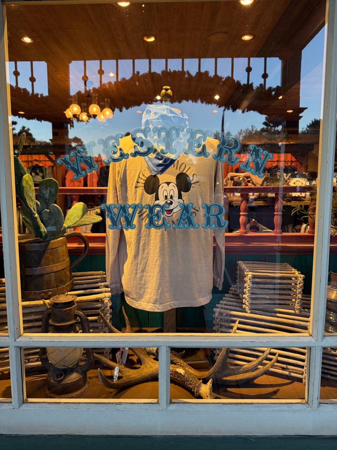 ウエスタンウエアでしか買えないリバーシブルジャケットがカッコいい