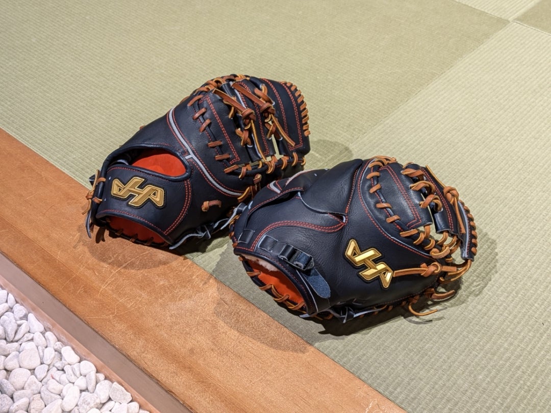 ハタケヤマ】硬式ファーストミット［坂口モデル／F42型］／操作性が