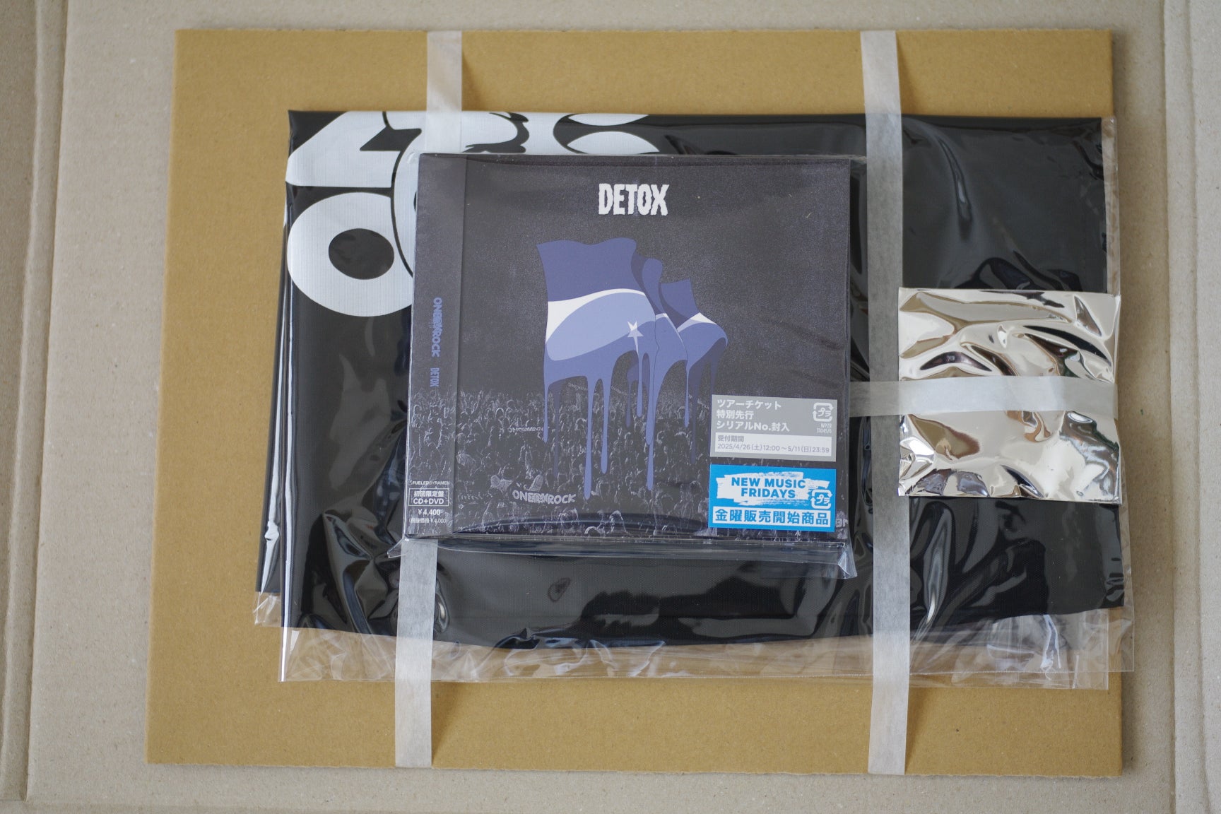 ONE OK ROCKアルバム「DETOX」入手③特典グッズ開封の様子 | 正直な毎日。