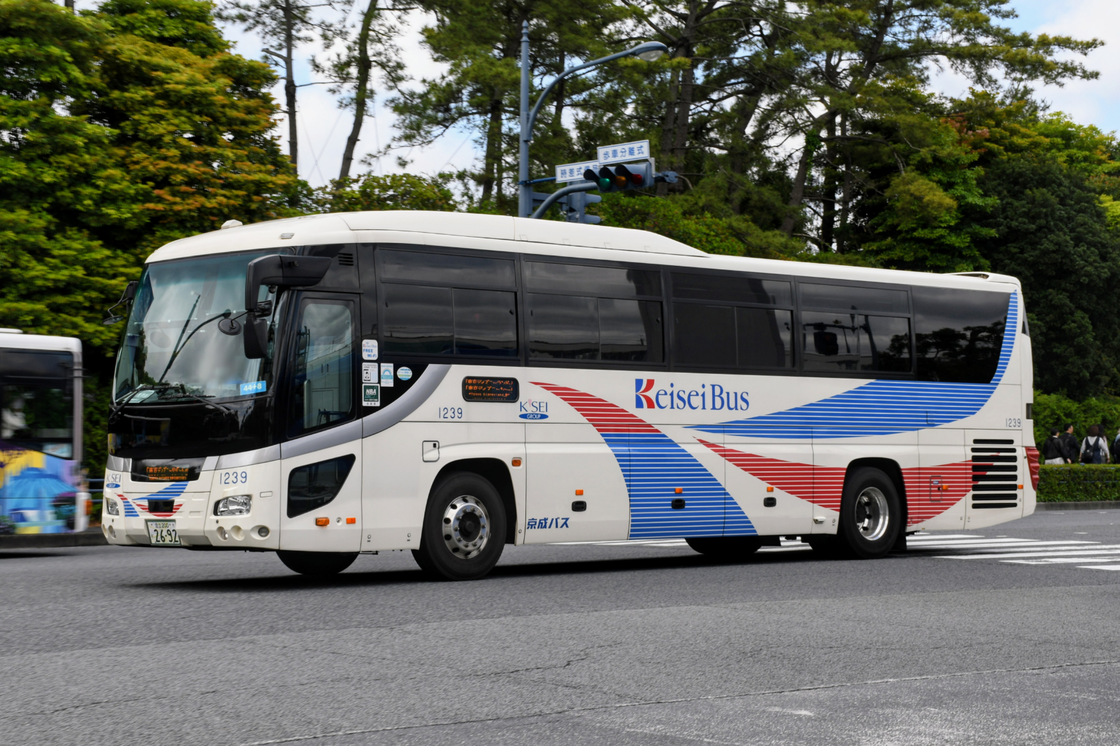 新・グループCIカラーを求めて-7【いすゞガーラ】 | 干潟の駐車場