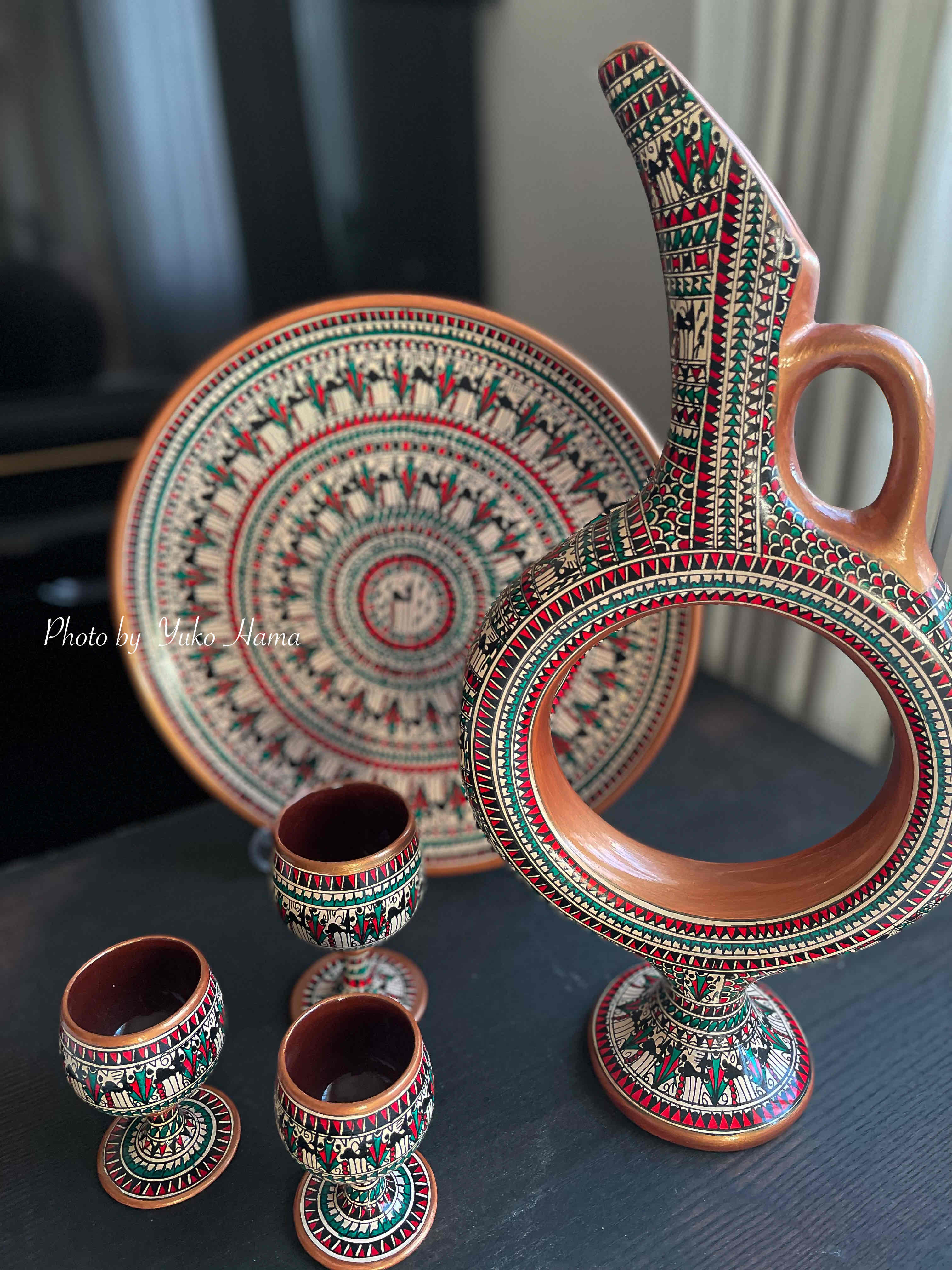 トルコ、カッパドキアの戦利品、ヒッタイトデザインのワインデキャンタ