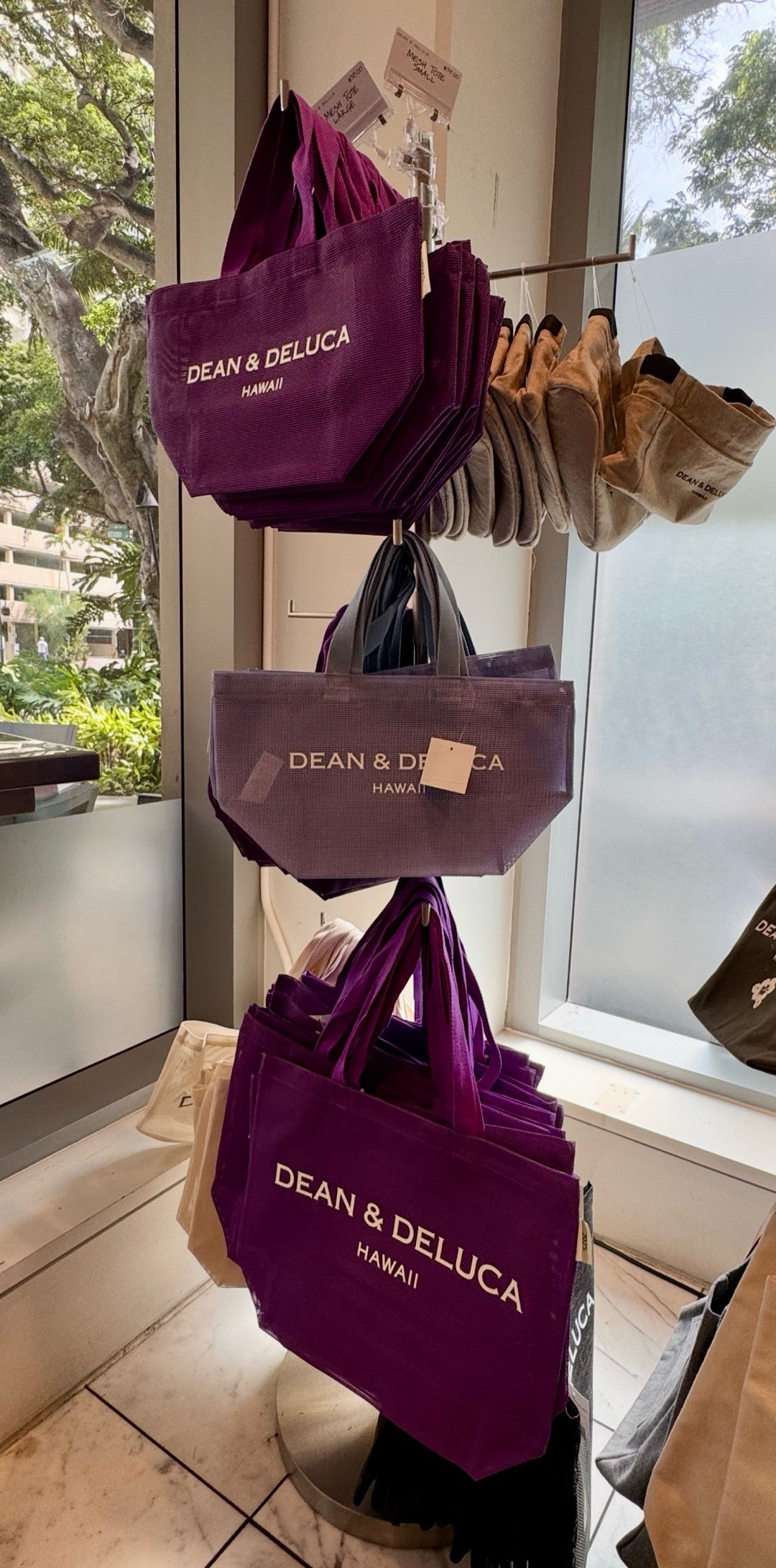 ハワイ・DEAN&DELUCA「2025年限定カラーのメッシュトートバッグ