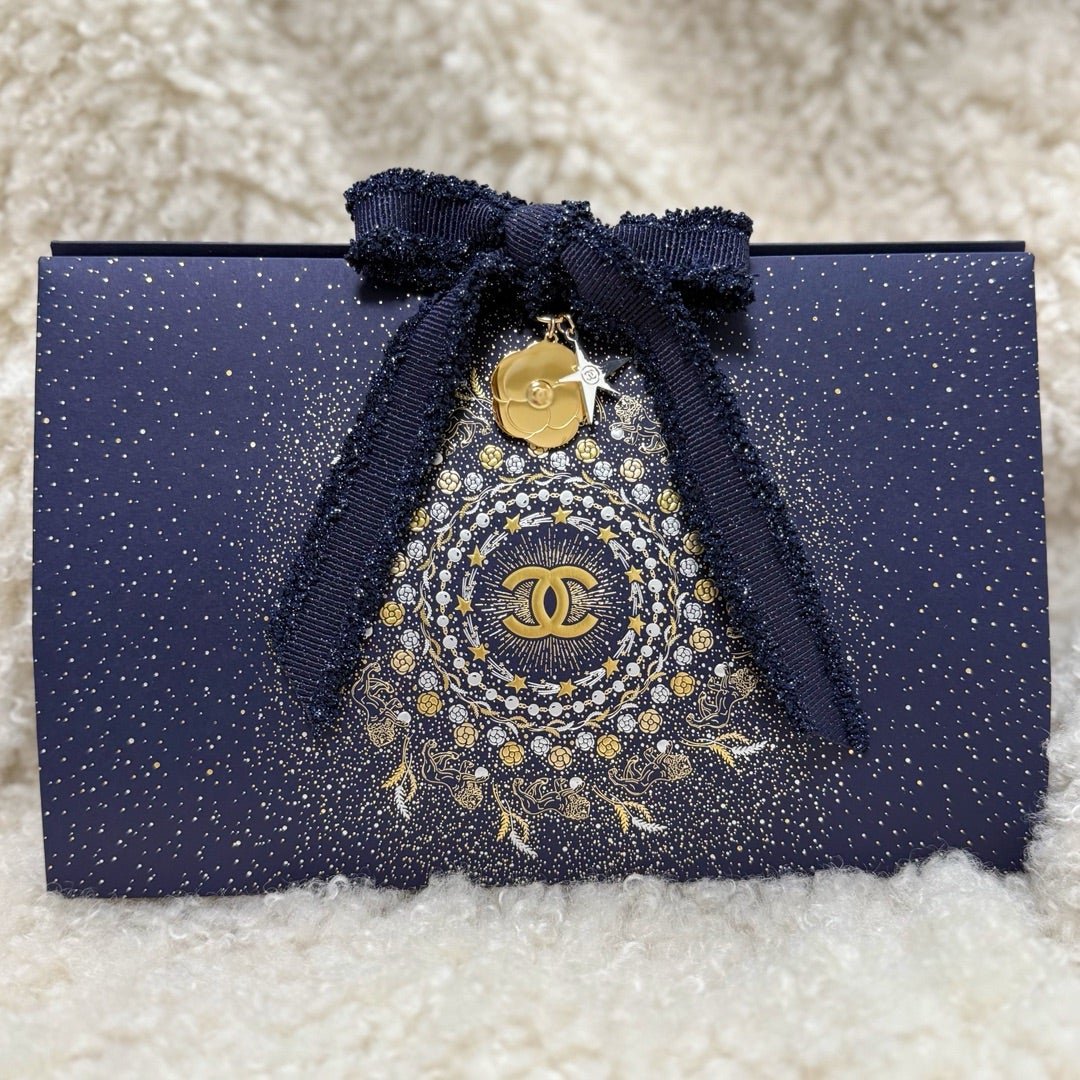 CHANEL】2025限定ノベルティシャネルホリデーチャーム付きギフト