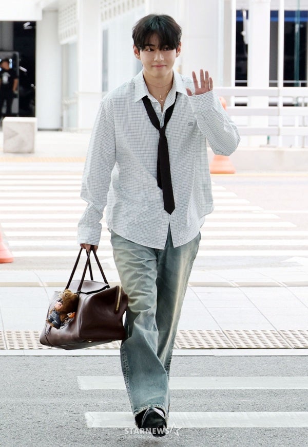 BTS V】キムテヒョン Vの空港ファッションで注目のHirono人形に