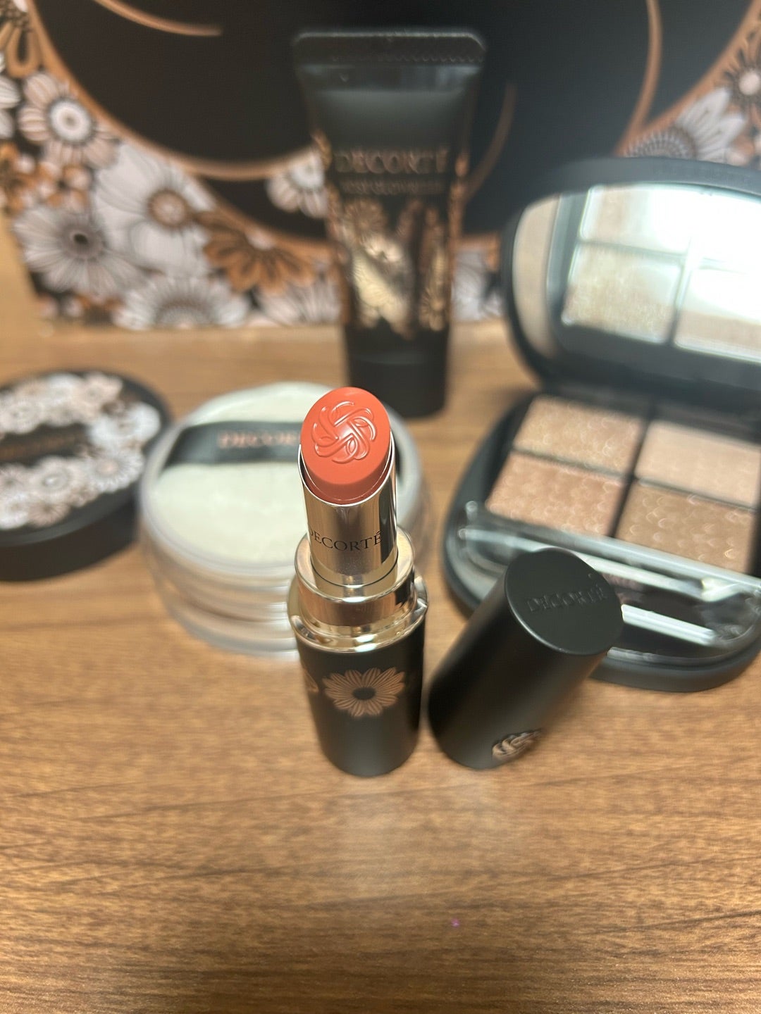 コスメデコルテ 2025クリスマスコフレ「Eternal Bloom」の開封レビュー