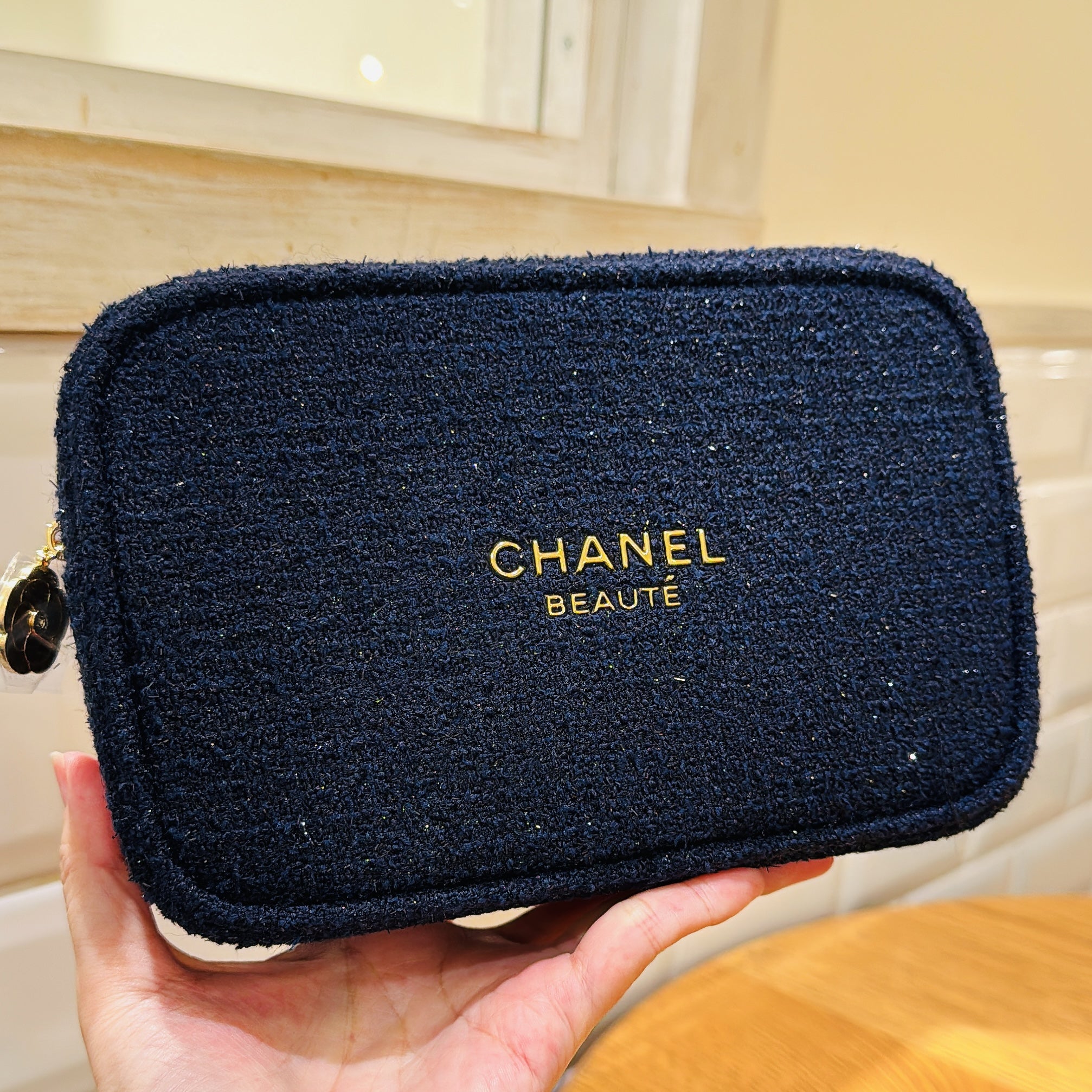 速報】11/11先行発売！CHANELクリスマスコフレ2025 ポーチコフレ開封
