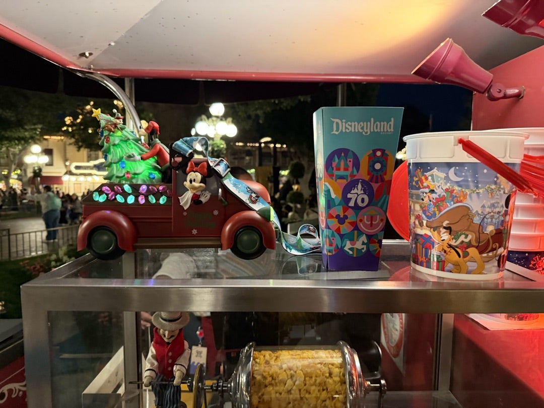 可愛すぎる！カリフォルニアディズニークリスマスデザインの