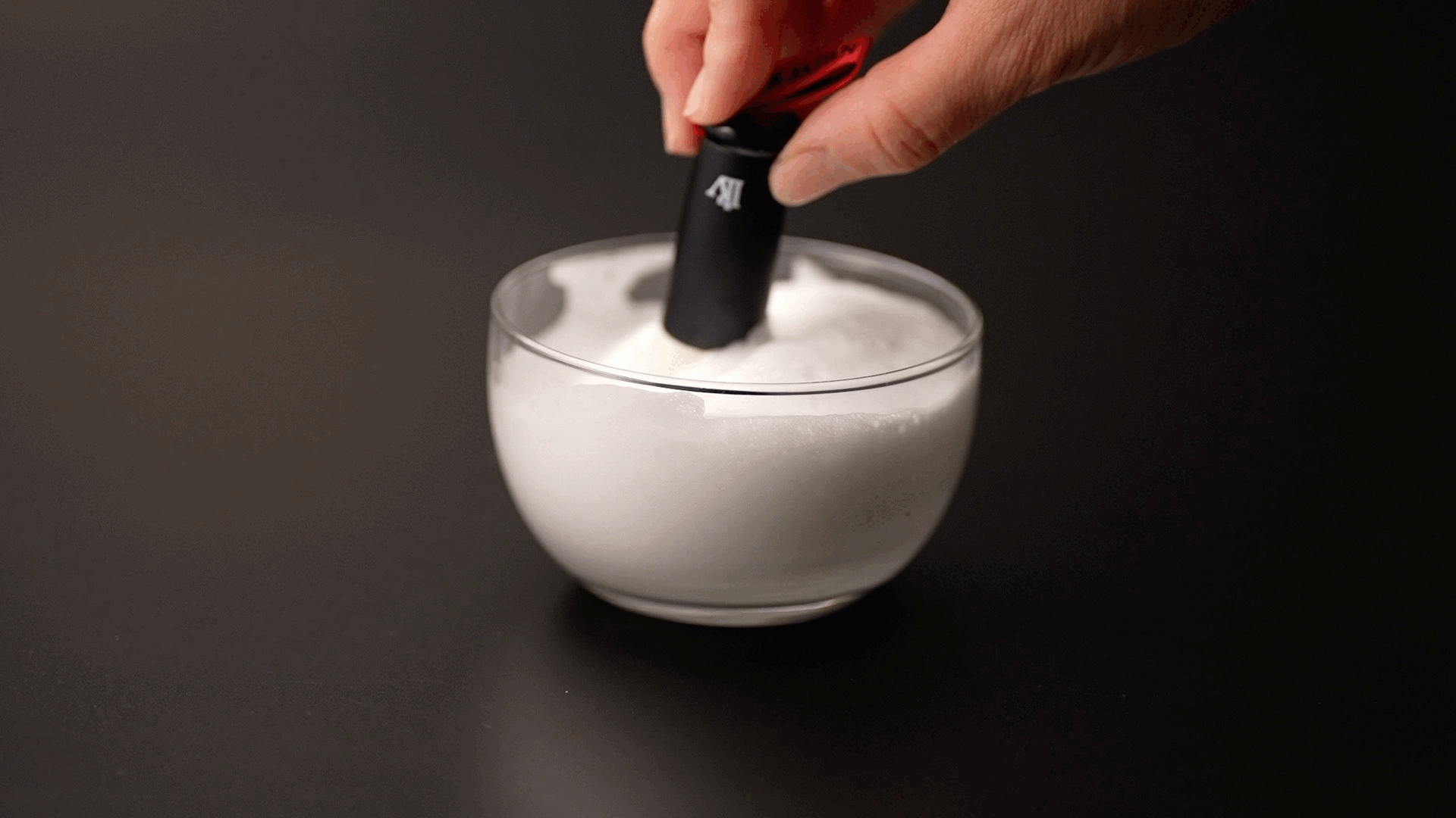 190年続く匠の技がつくる、毛穴汚れをスルンと落とす『熊野筆 洗顔