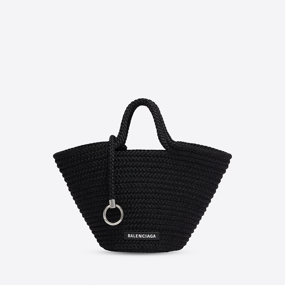 STYLE01 | 【BALENCIAGA】街ゆく、ふたりの女 | SPUR