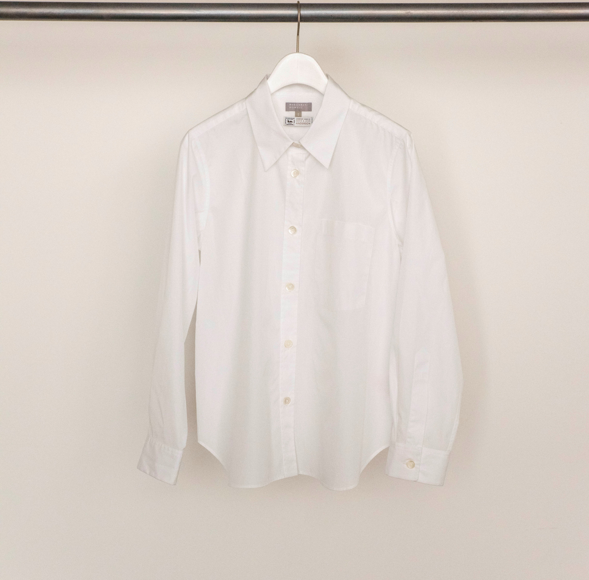 マーガレット・ハウエルが50周年！ リミテッドエディションのシャツ