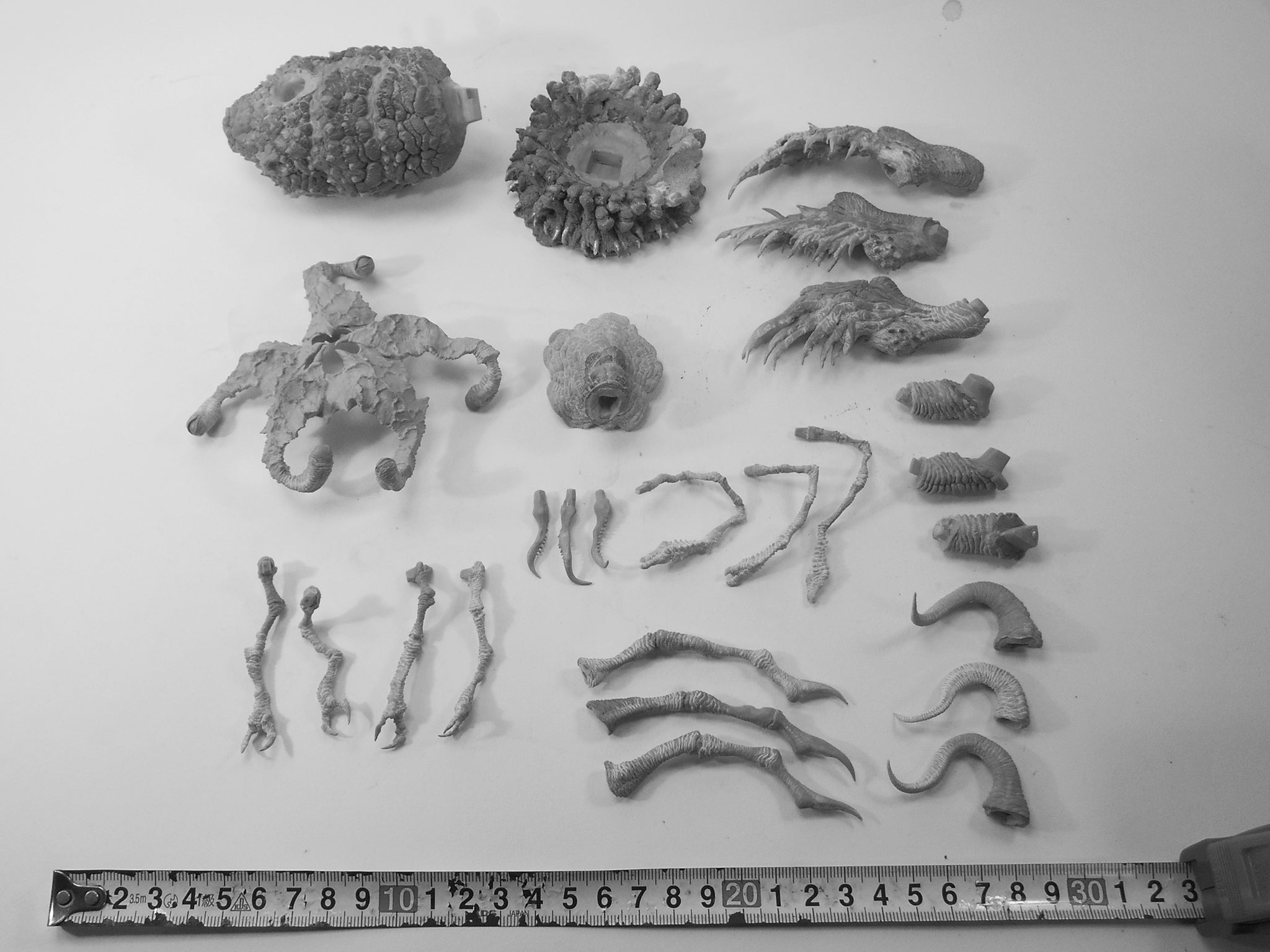 ご連絡】大山竜デザイン《古のもの》ガレージキット・プランについての