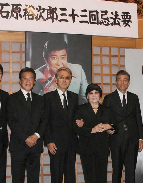 渡哲也ら超える逸材現れず失速 まき子会長「会社閉めない」 解散説一蹴