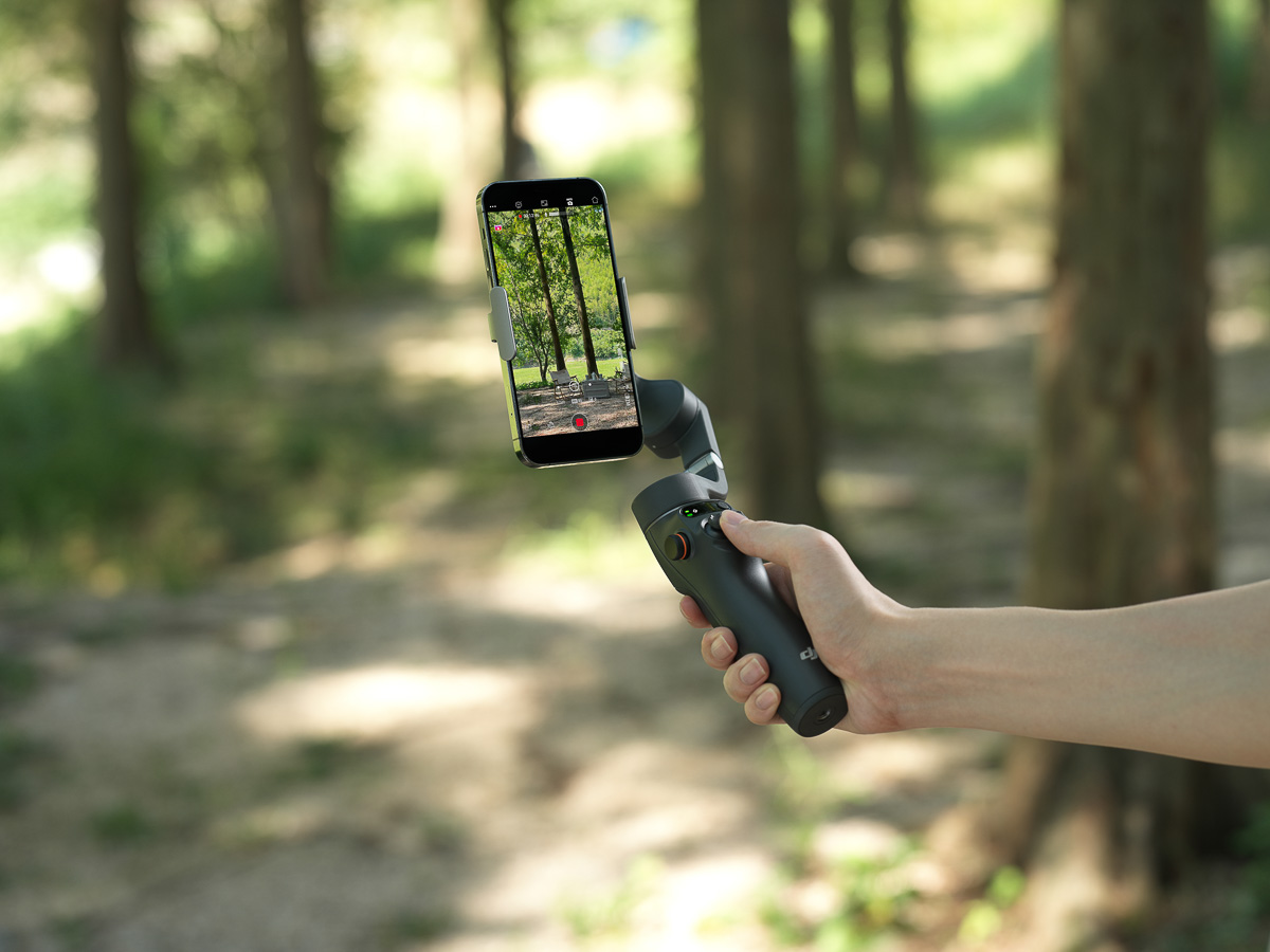 DJIの新型スタビライザー「Osmo Mobile 6」で進化するスマホのカメラを