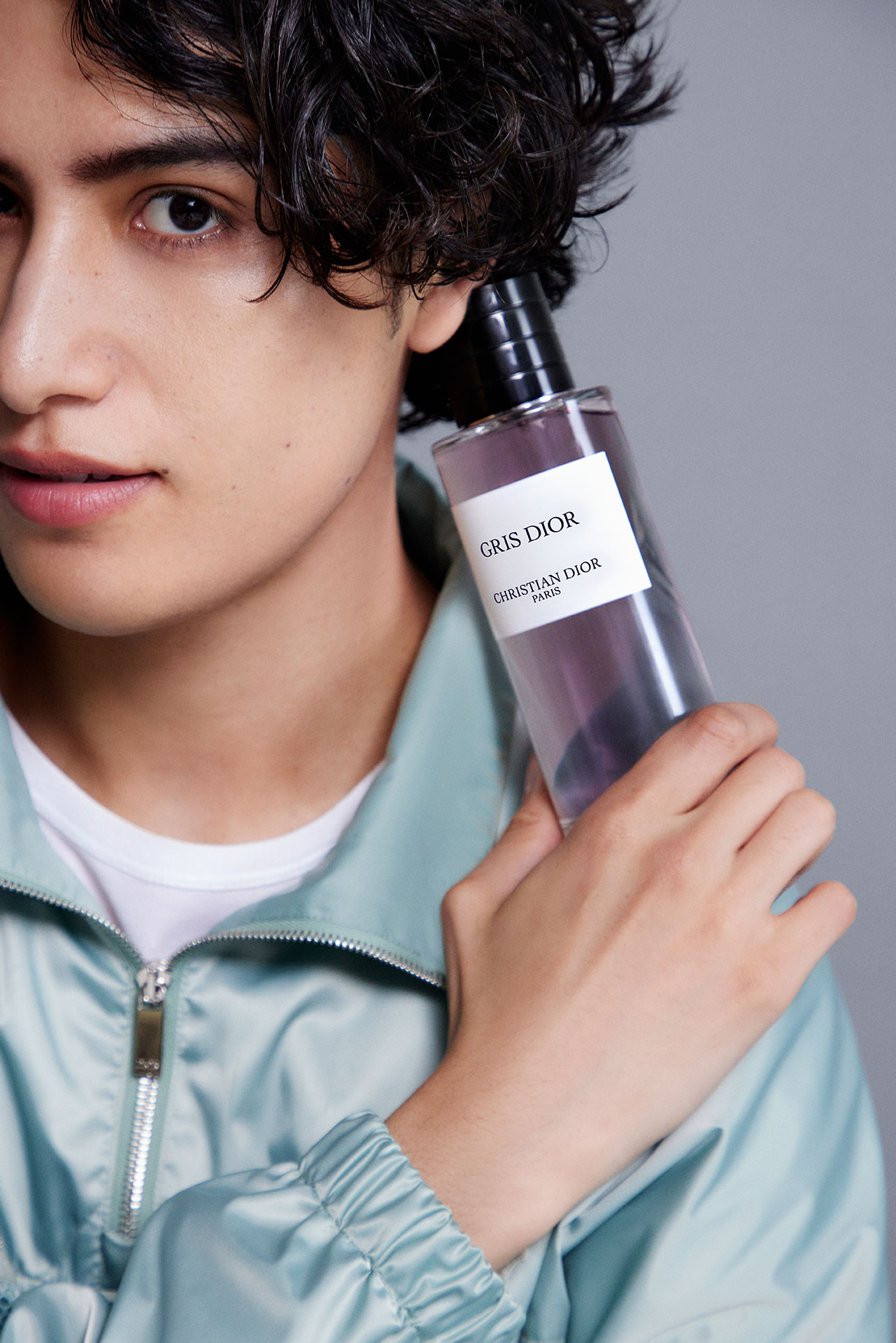 メゾン クリスチャン ディオールが表す色の世界。kemioが装う、多面的