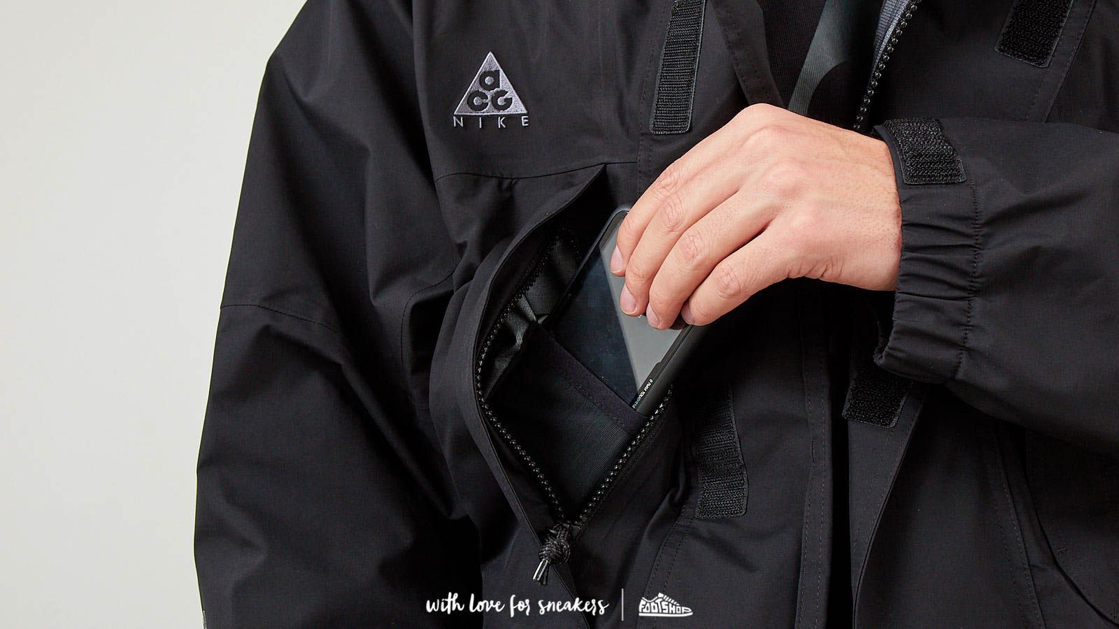 Jackets Nike ACG Goretex Jacket NRG Black (BQ3445-010) | Footshop