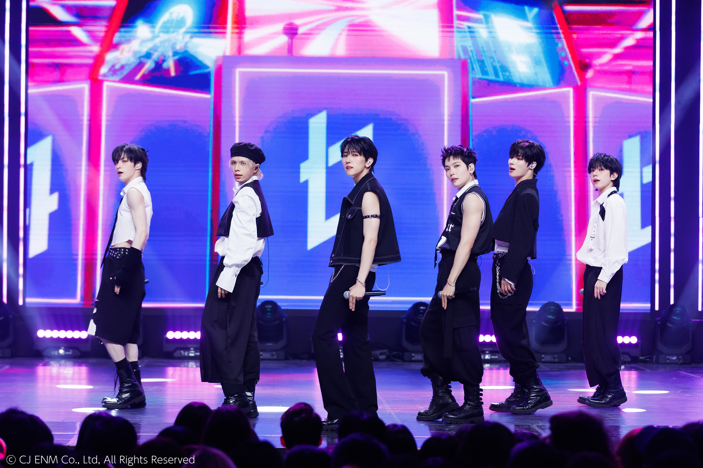 SEVENTEENが新曲「THUNDER」を音楽番組初披露！Red Velvet アイリーン