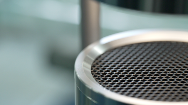 音と光が創り出す没入空間。キヤノンのスポットライト型アルミ