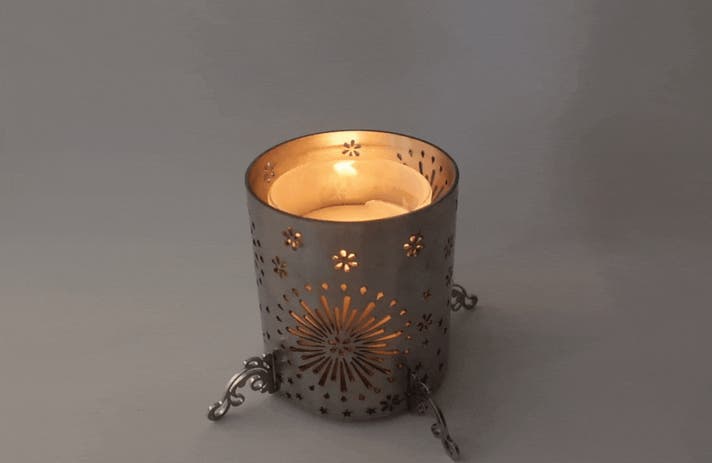 桜舞う春から、雪化粧の冬まで。水道管が紡ぐステンレス製キャンドル