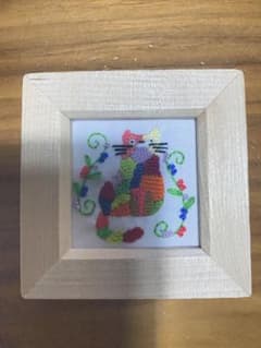 ダーニング刺繍 猫 フレーム 刺繍 ハンドメイド - メルカリ