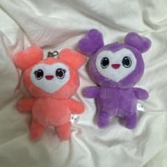 TWICEラブリーちゃんぬいぐるみキーホルダー サナ・ジヒョ - メルカリ