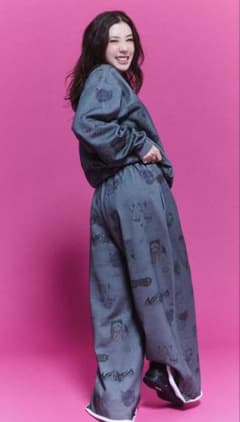 完売品‼️仲里依紗RE.アールイードット手書きスウェットパンツスミクロ