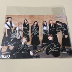 NiziU press play A賞 全員サイン会 直筆サイン チェキ - メルカリ