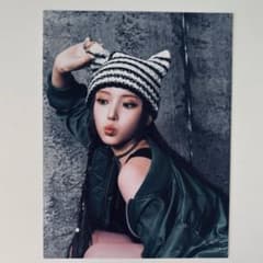 NMIXX(エンミックス) JIWOO (ジウ) ポストカード - メルカリ