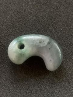 古墳時代 翡翠勾玉 アップルグリーン ラベンダー宝石質翡翠 出土品